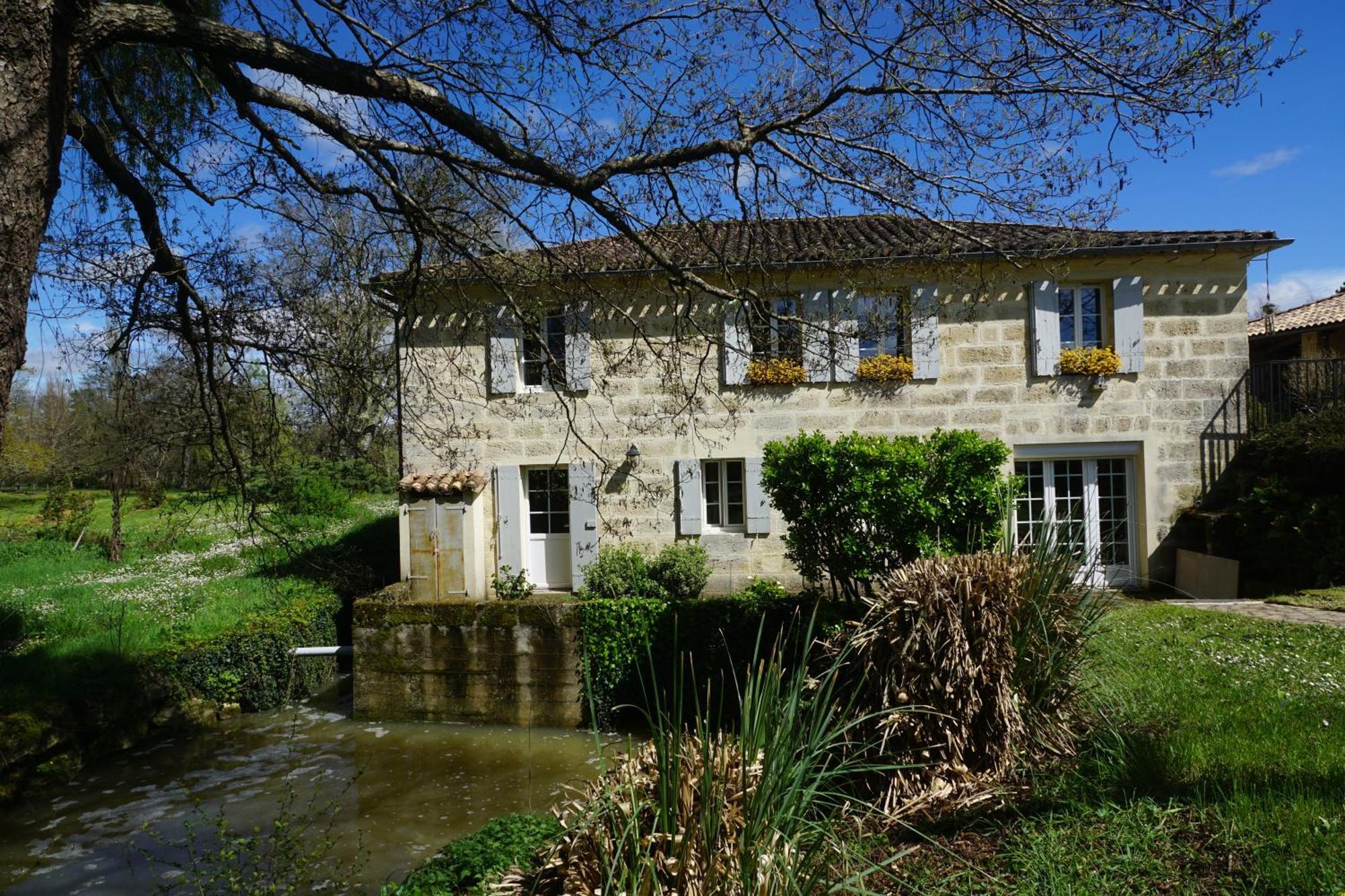 Готель Moulin Notre Dame Saint-Genes-de-Castillon Екстер'єр фото